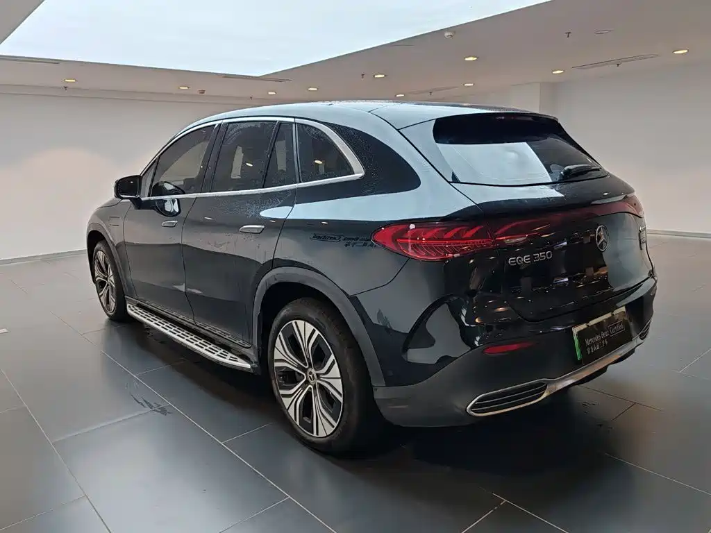 Mercedes-Benz EQE SUV 2023 — фото 4