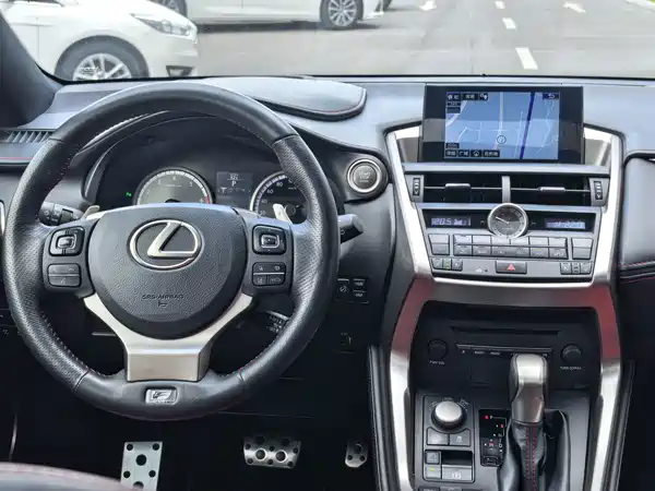 Lexus NX 2015