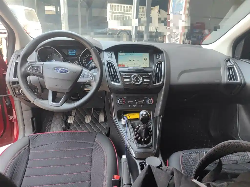 Ford Focus 2017 — фото 13