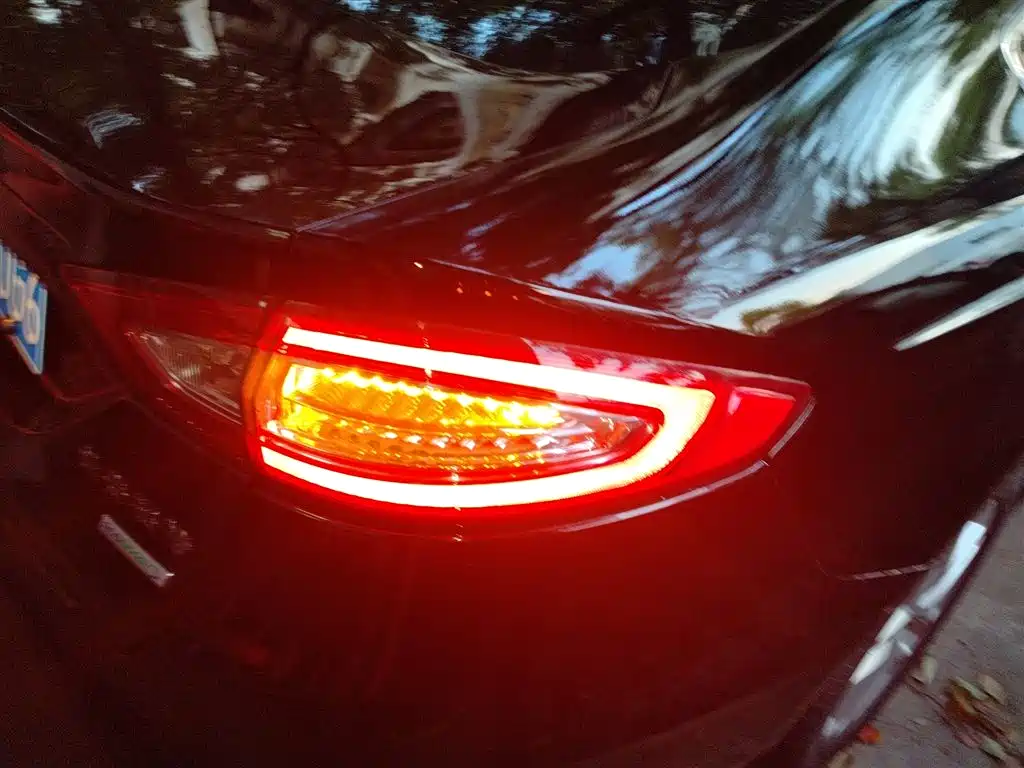 Ford Mondeo 2015 — фото 20