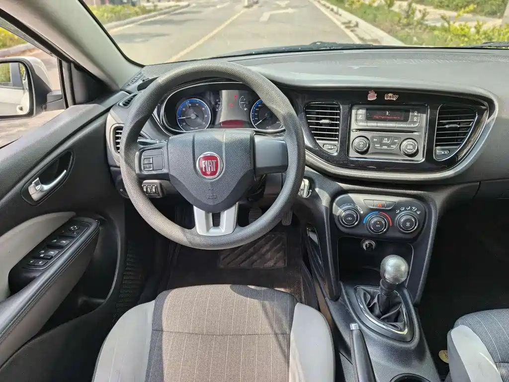 Fiat Viaggio 2015 — фото 11