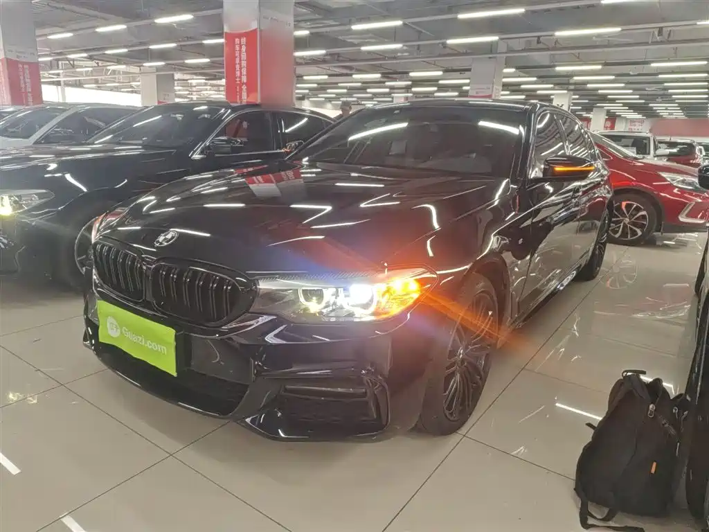 BMW 5 Series 2019 — фото 1