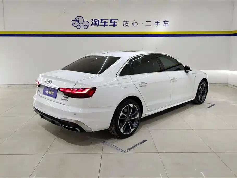 Audi A4L 2022 — фото 3