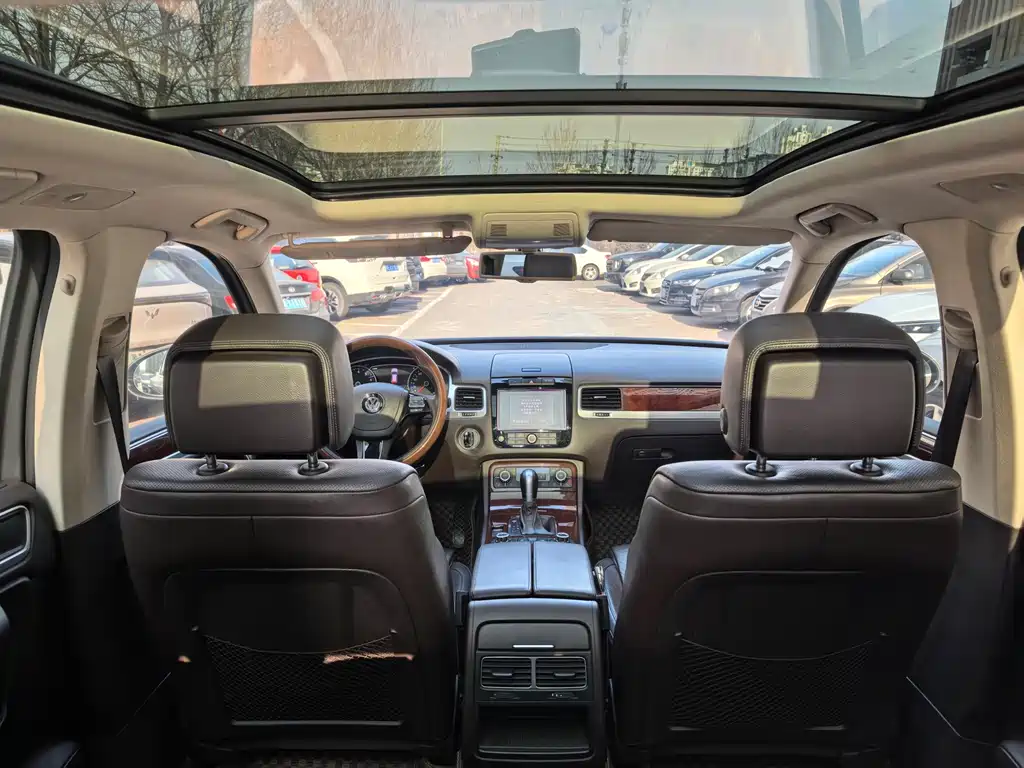 Volkswagen Touareg 2015 — фото 10