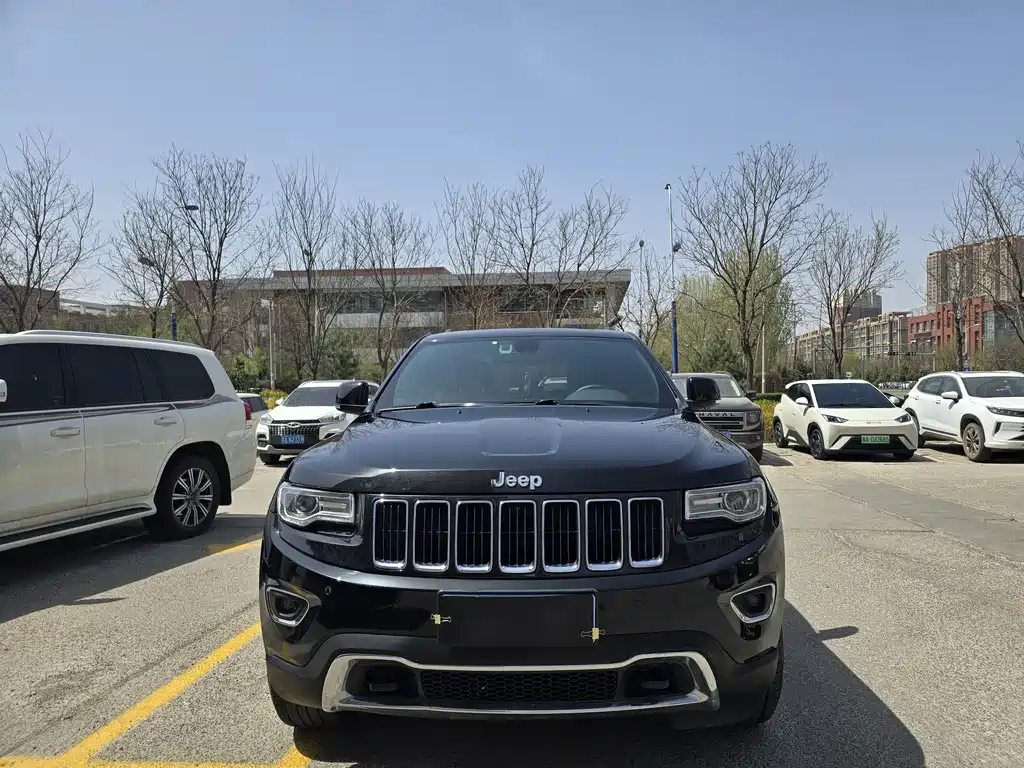 Jeep Grand Cherokee 2016 — фото 2