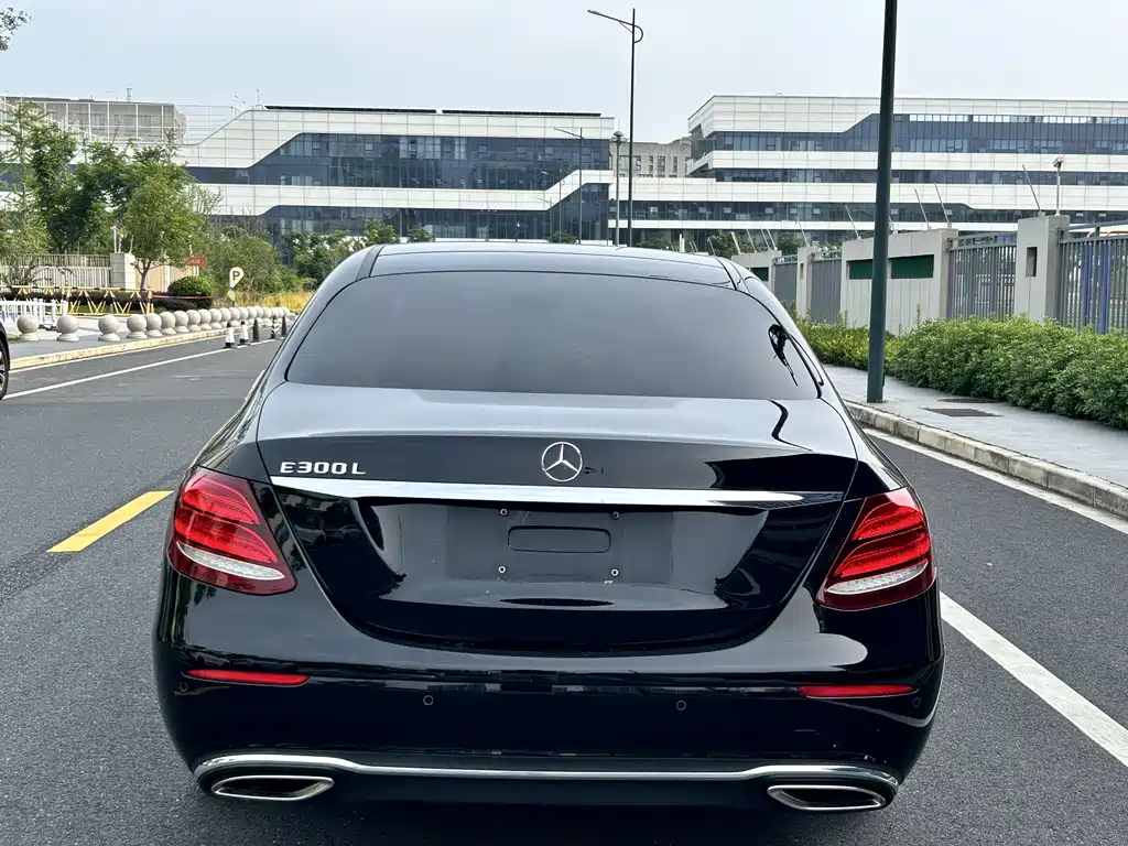 Mercedes-Benz E-Class 2018 — фото 8