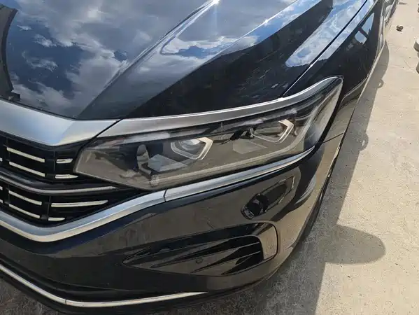 Volkswagen Passat 2023