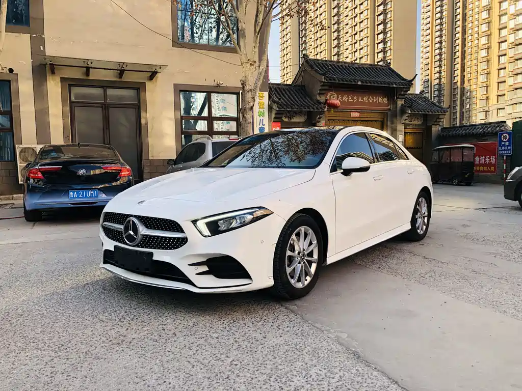 Mercedes-Benz A-Class 2021 — фото 1