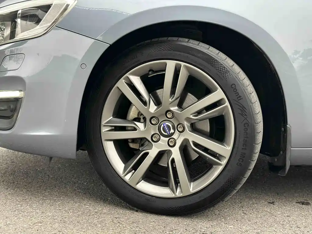 Volvo S60 2016 — фото 14