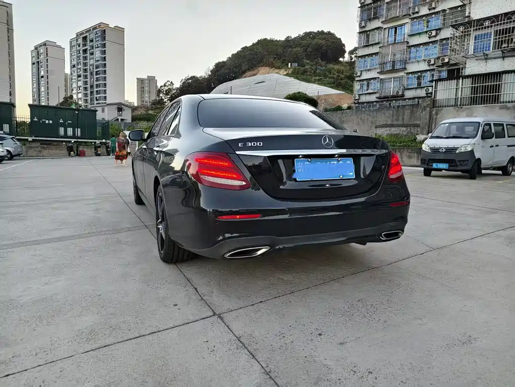 Mercedes-Benz E-Class 2019 — фото 14