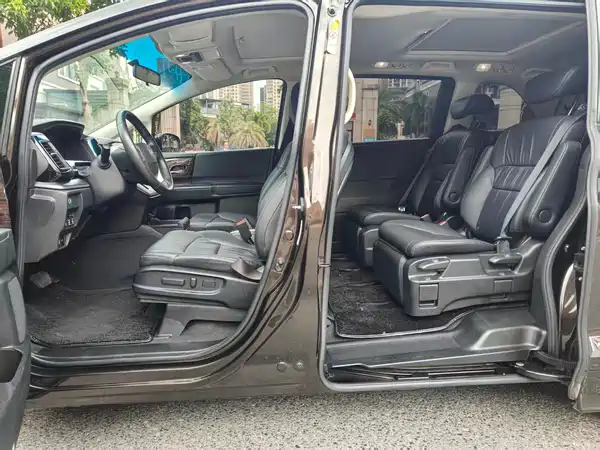 Honda Elysion 2016
