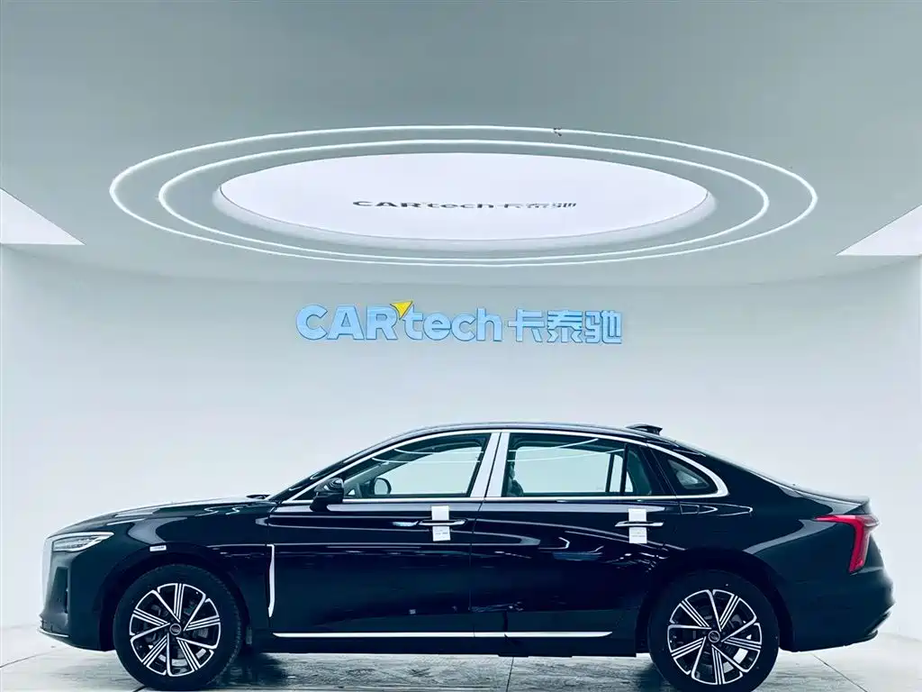 Hongqi H5 — фото 8