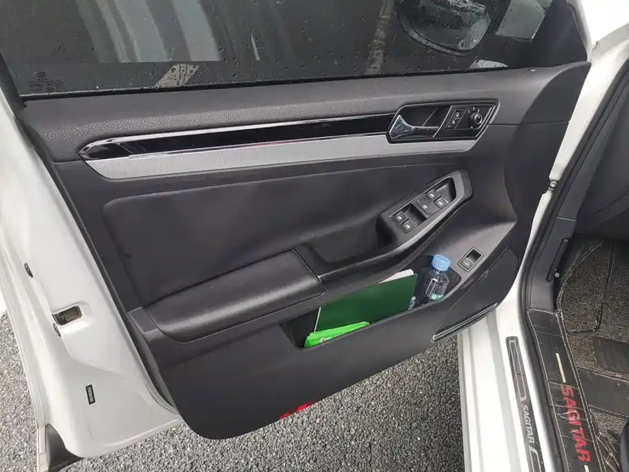 Volkswagen Sagitar 2018