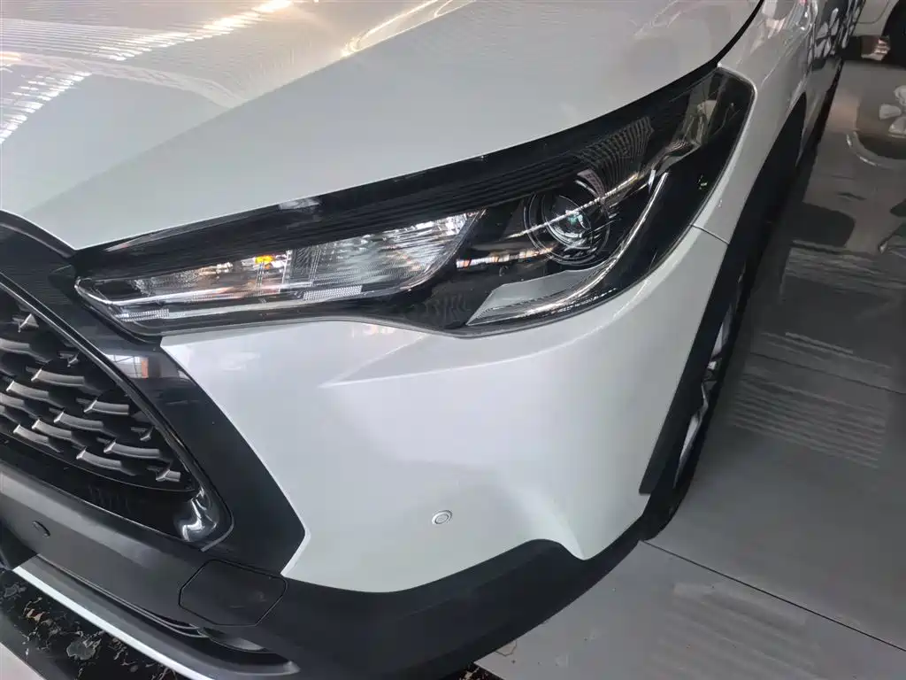 Toyota Corolla Cross 2022 — фото 3
