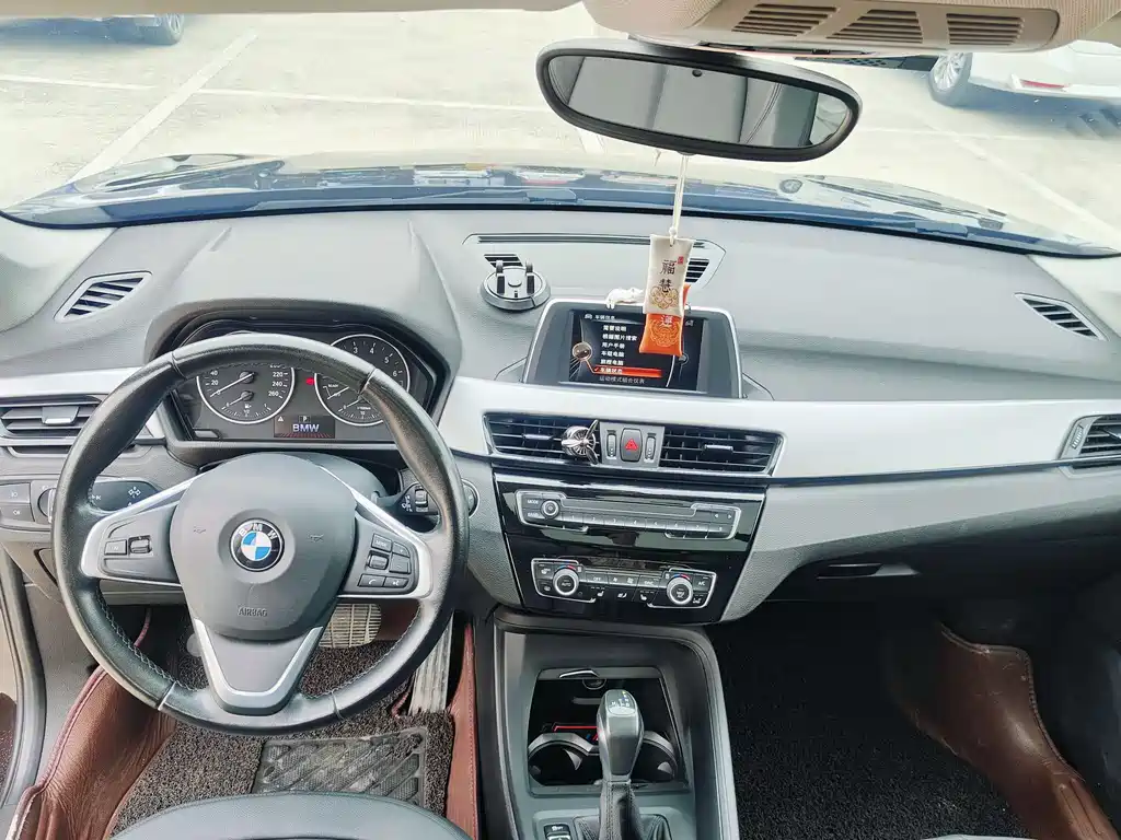 BMW X1 2016 — фото 13