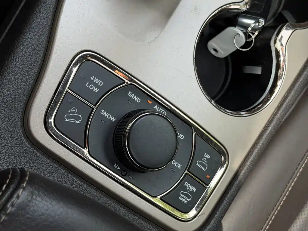 Jeep Grand Cherokee 2015 — фото 21