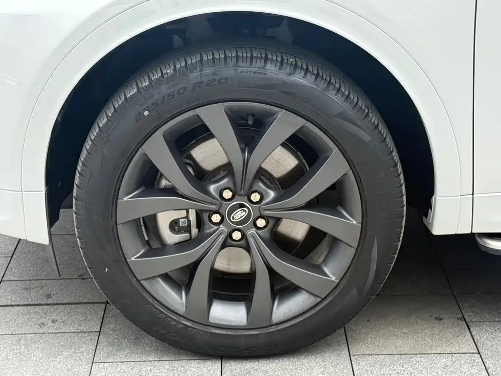 Land Rover Discovery Sport 2023 — фото 10