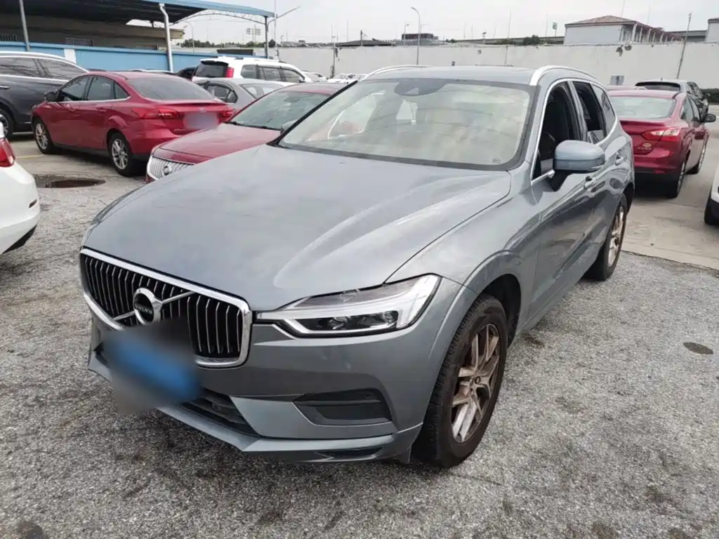 Volvo XC60 2018 — фото 1