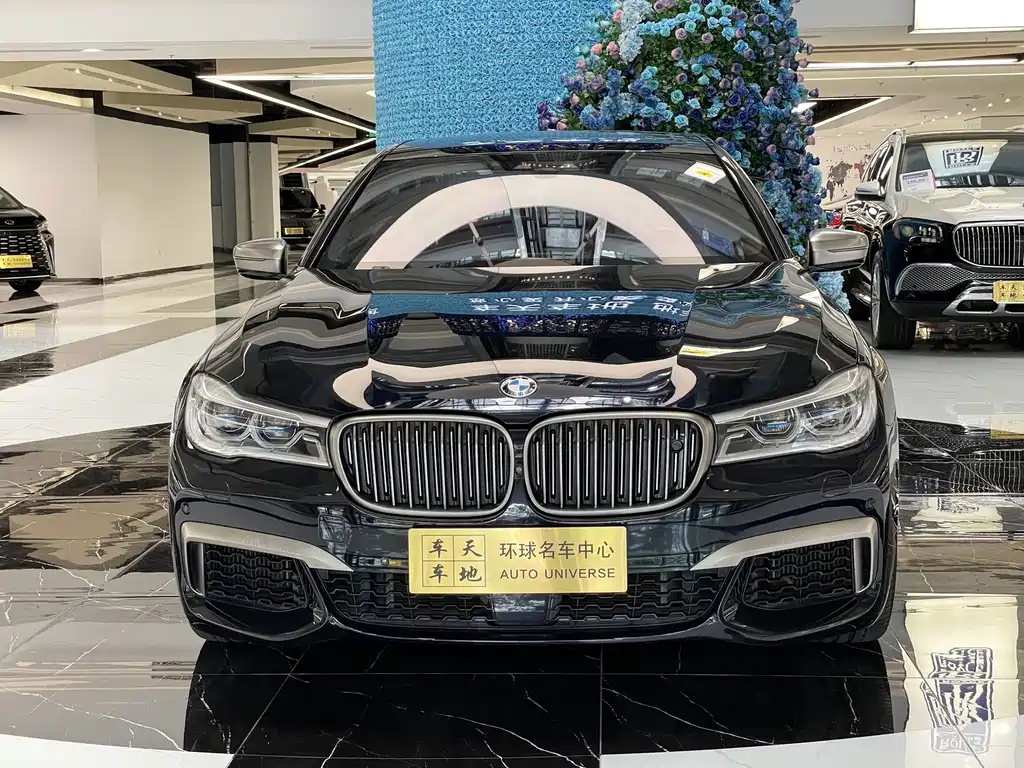 BMW 7 Series 2018 — фото 2