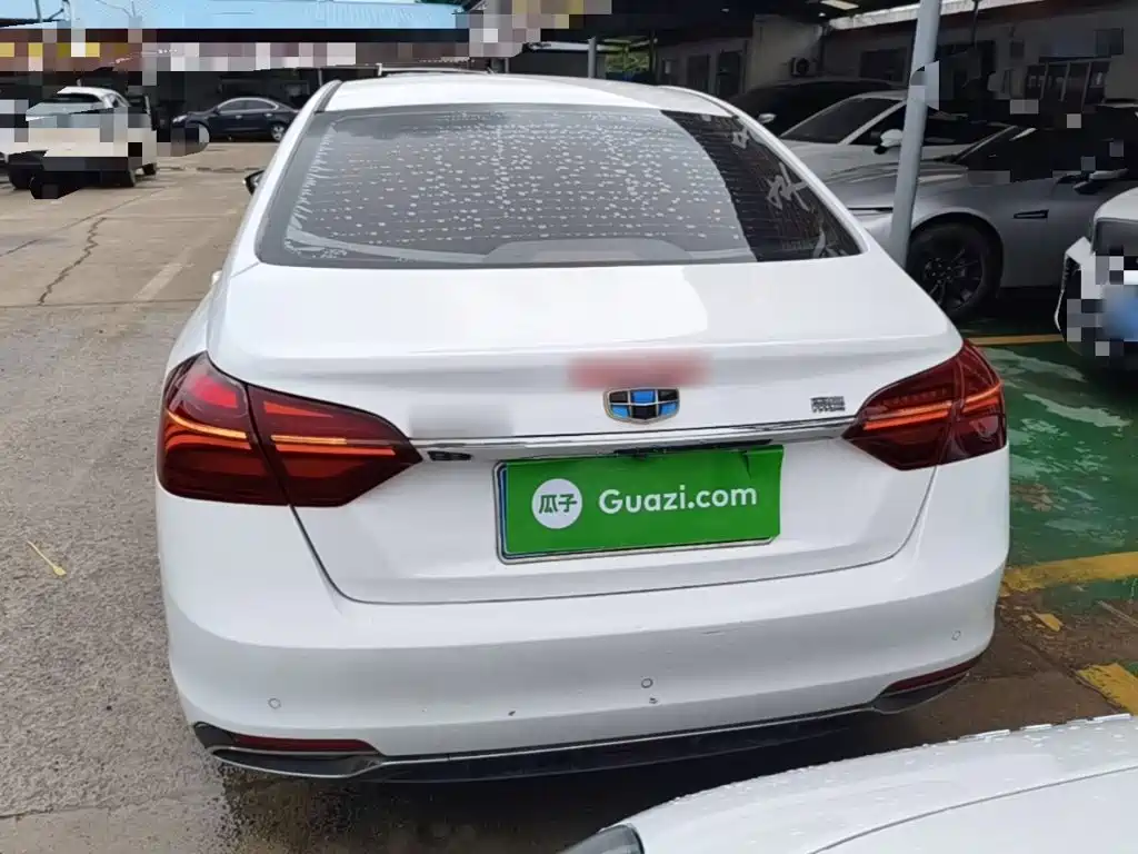 Geely Emgrand 2018