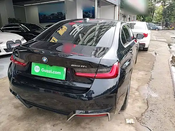 BMW i3 2025