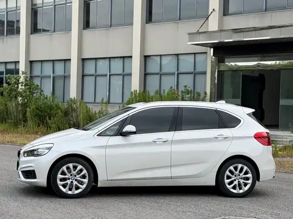 BMW 2 Series Station Wagon 2017