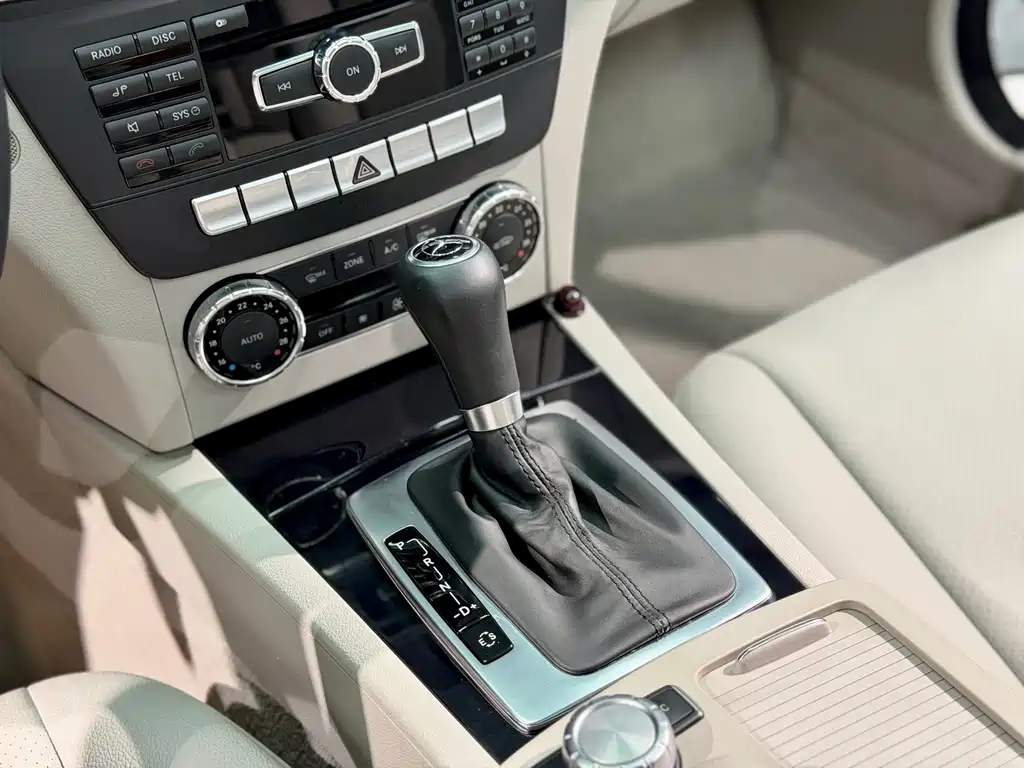 Mercedes-Benz C-Class 2011 — фото 11