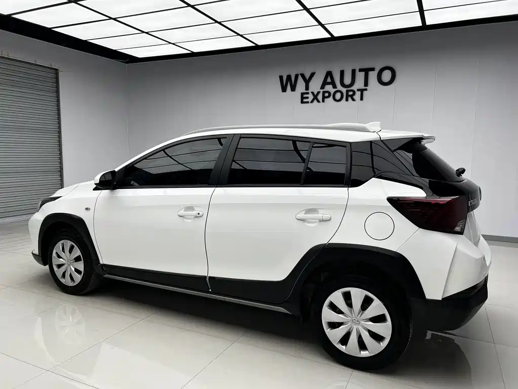 Toyota Yaris L 2022