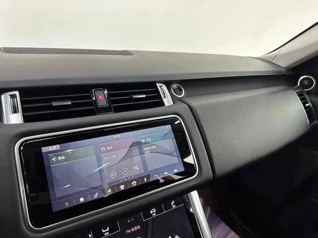 Land Rover Sport 2020 — фото 13