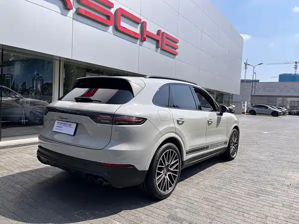 Porsche Cayenne 2022
