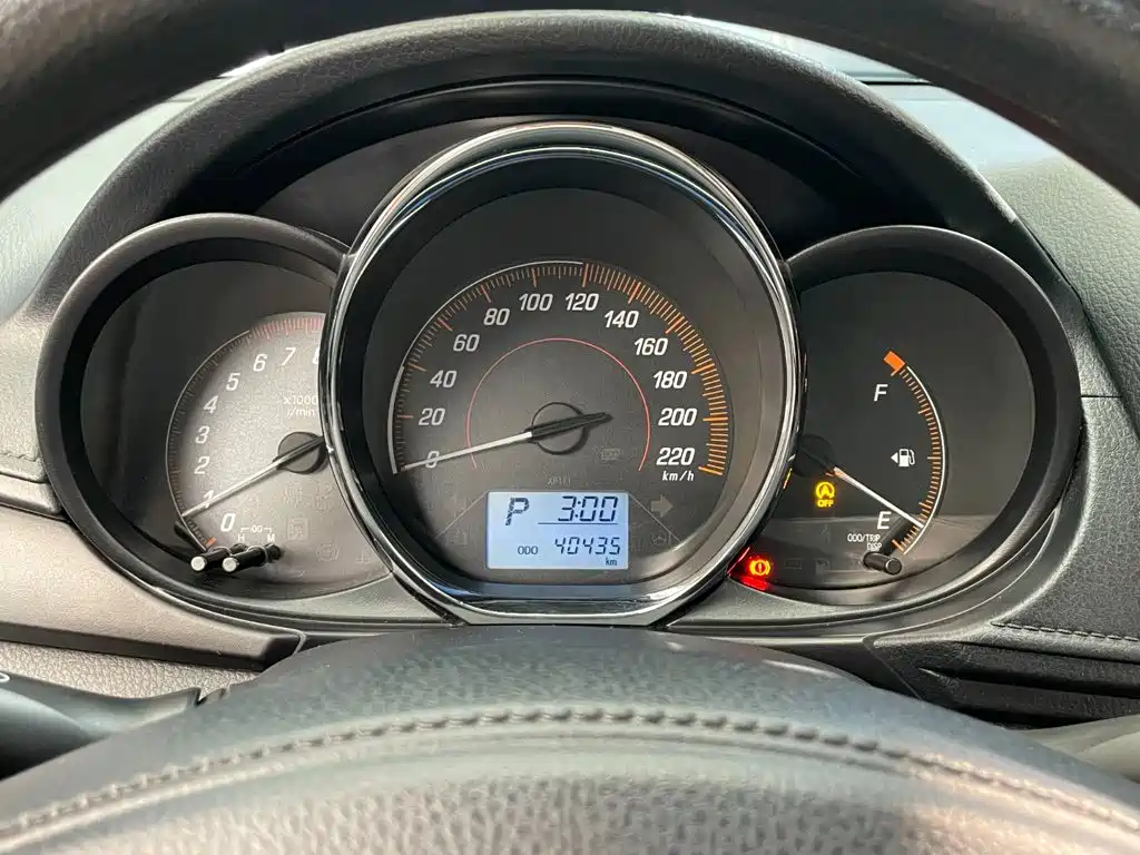Toyota Yaris L 2020 — фото 14