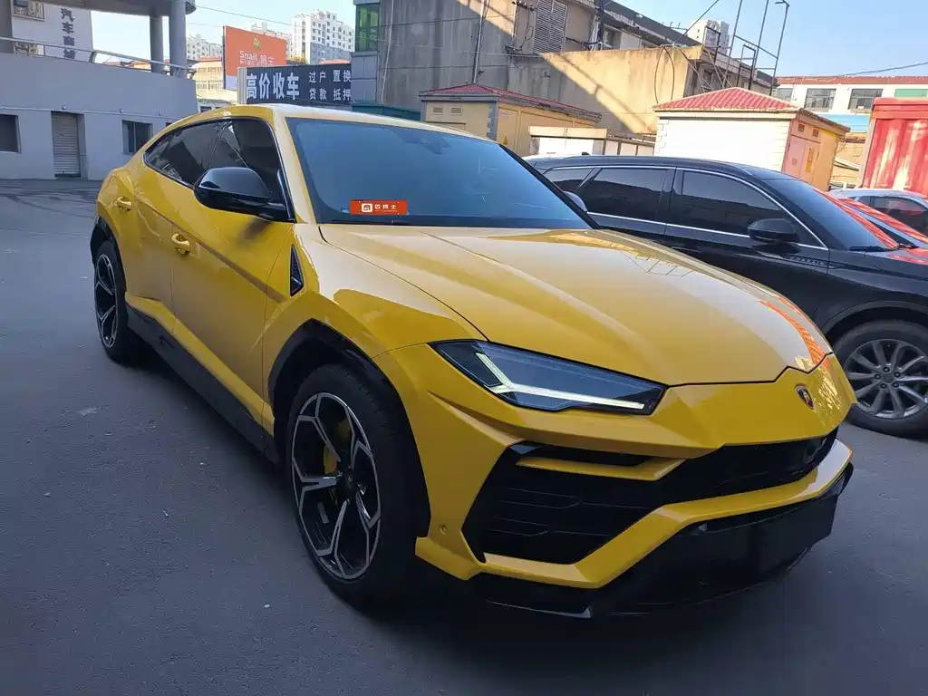 Lamborghini Urus 2023 — фото 9