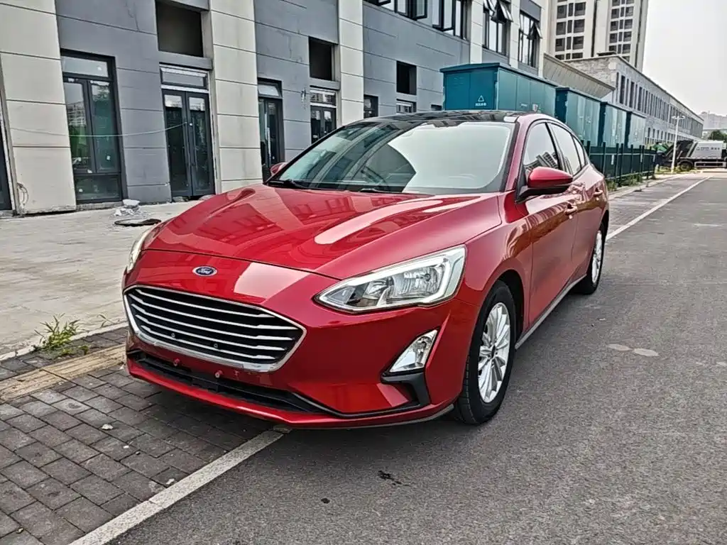 Ford Focus 2019 — фото 1