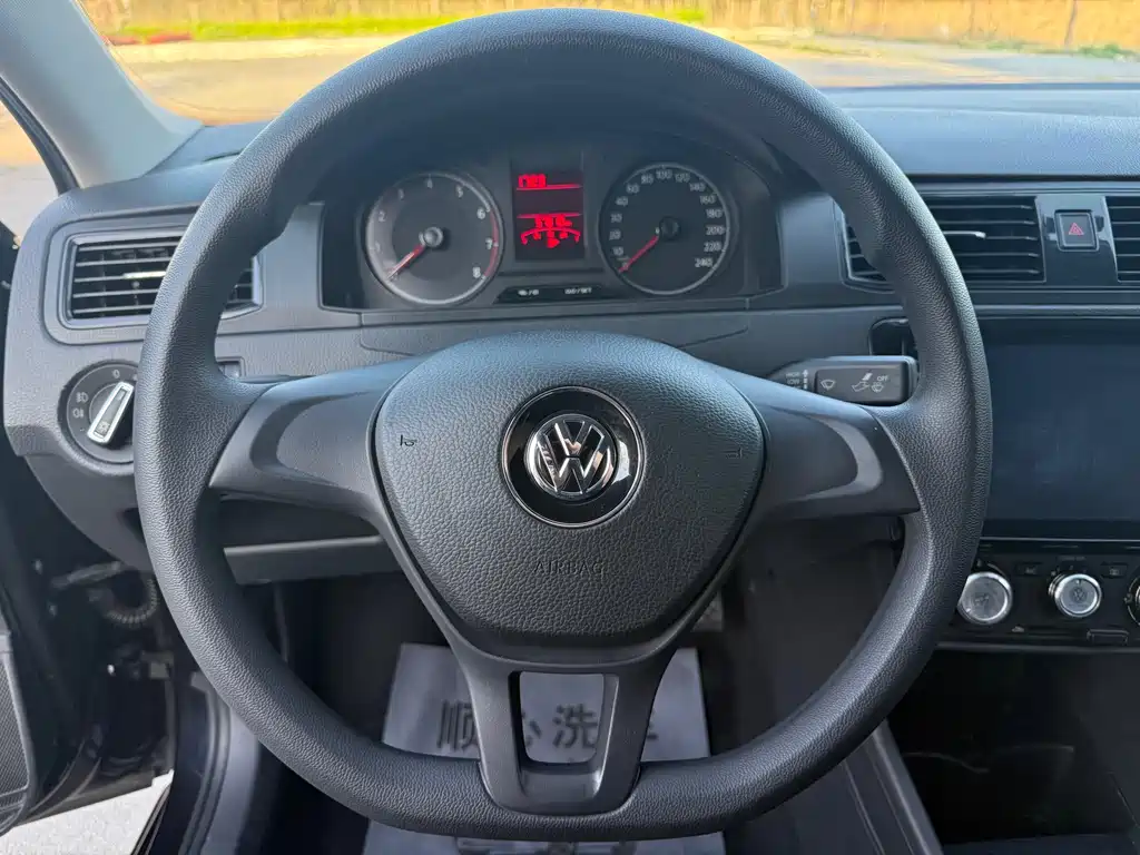 Volkswagen Santana 2017 — фото 15