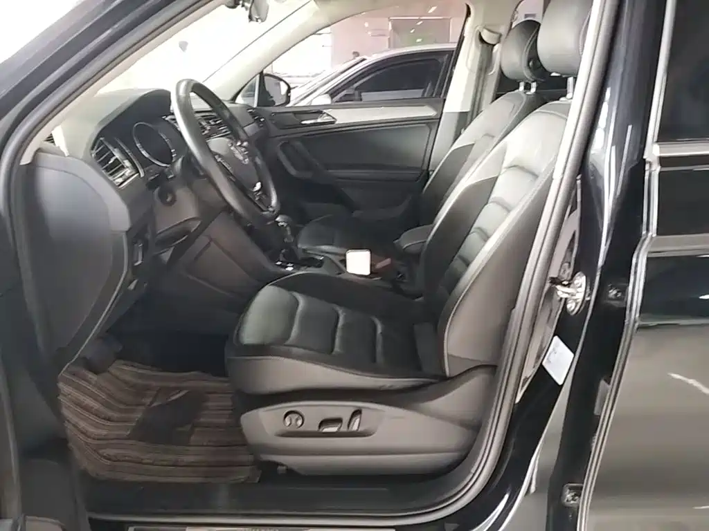 Volkswagen Tiguan L 2018 — фото 15