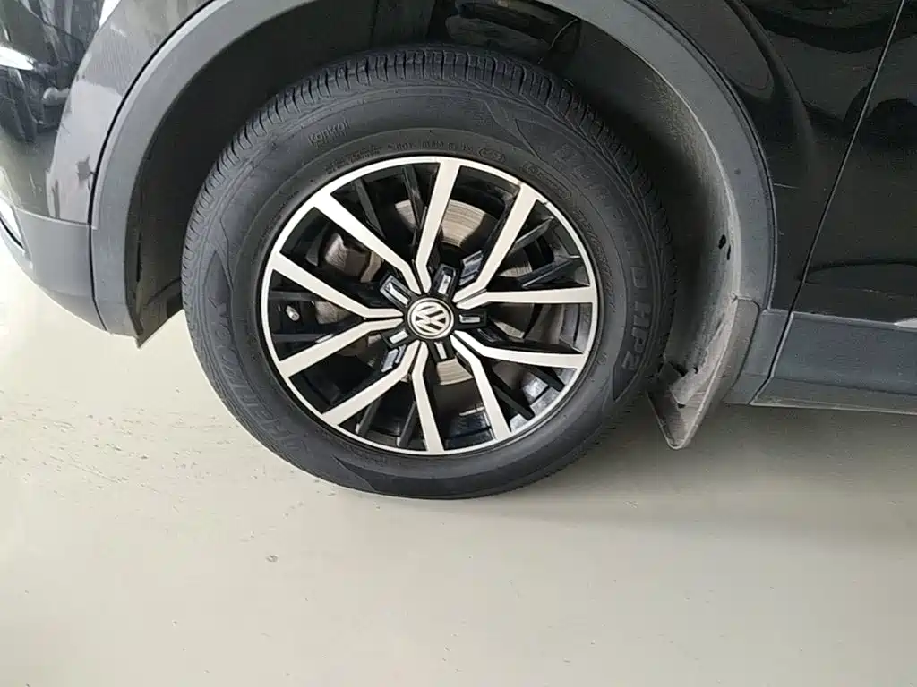 Volkswagen Tiguan L 2018 — фото 23