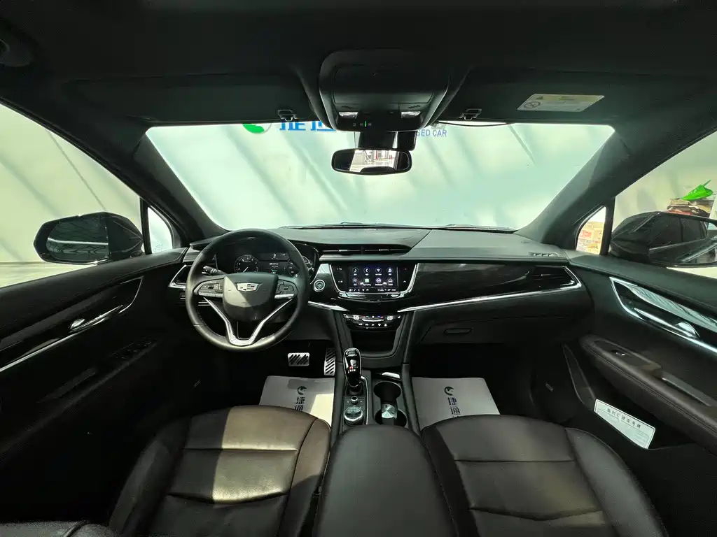Cadillac XT6 2022 — фото 10