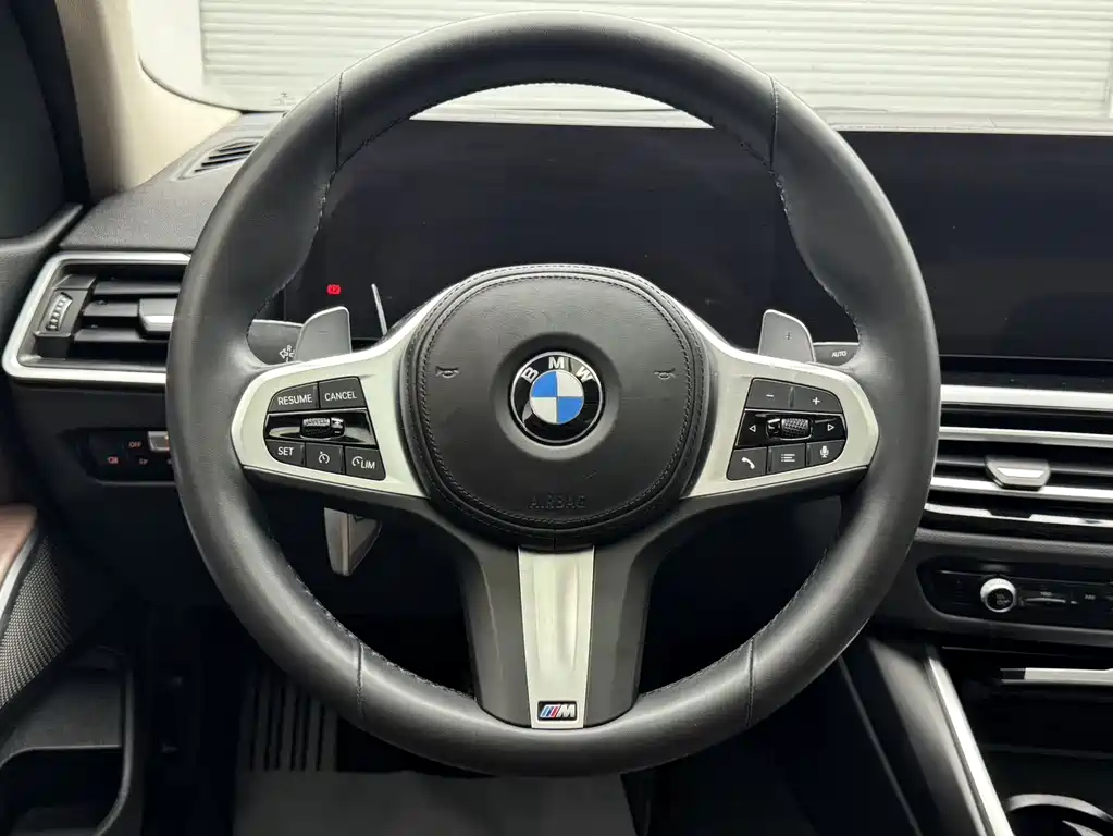 BMW 3 Series 2023 — фото 16