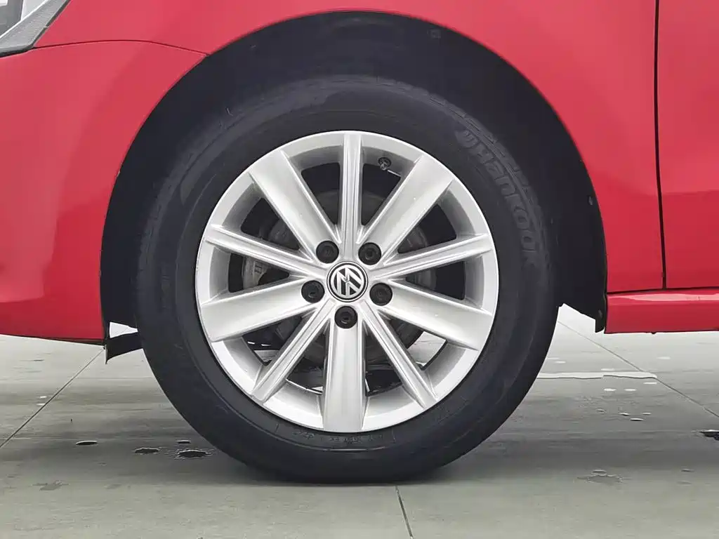 Volkswagen Polo 2015 — фото 17