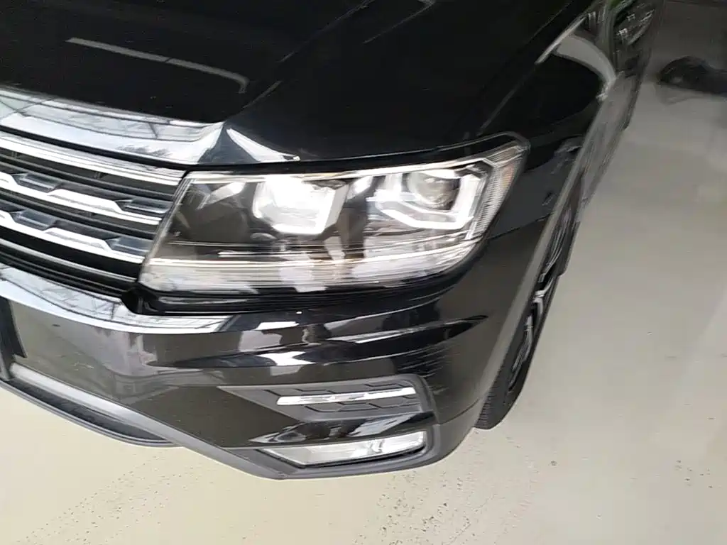 Volkswagen Tiguan L 2018 — фото 24