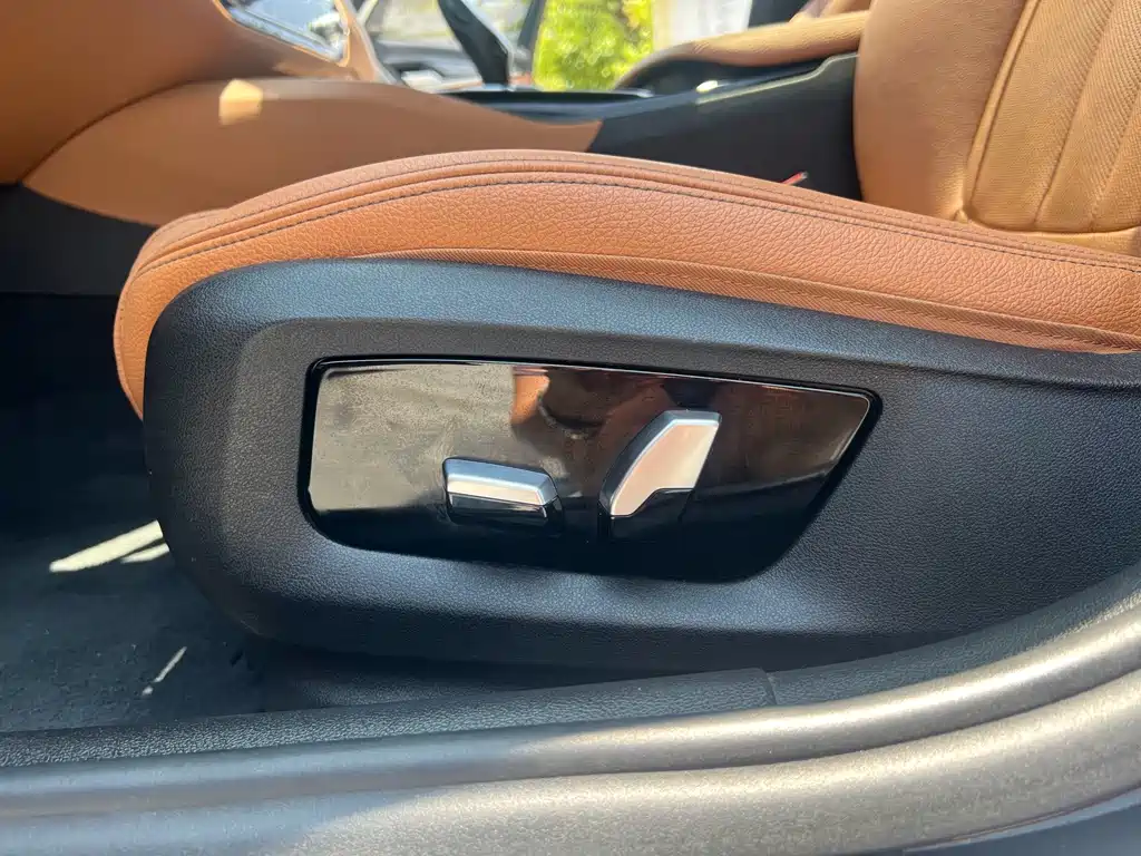 BMW 5 Series 2018 — фото 12