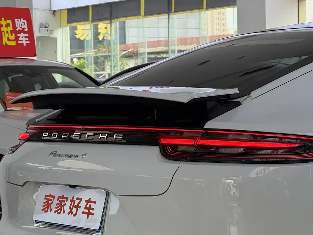 Porsche Panamera 2018 — фото 18