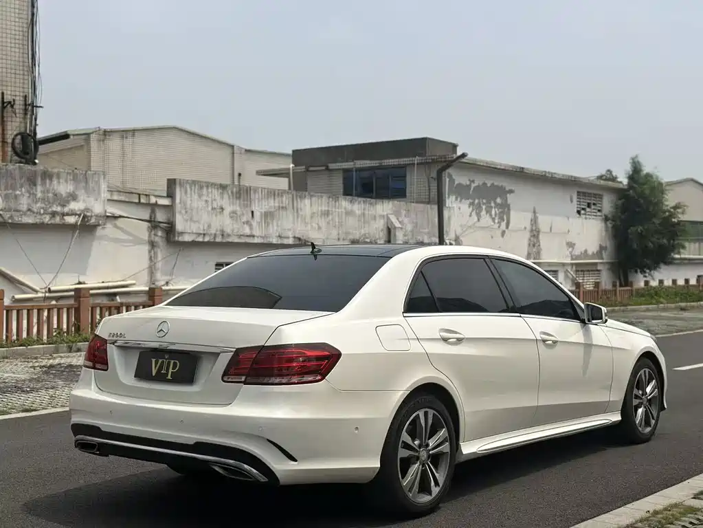 Mercedes-Benz E-Class 2015 — фото 4