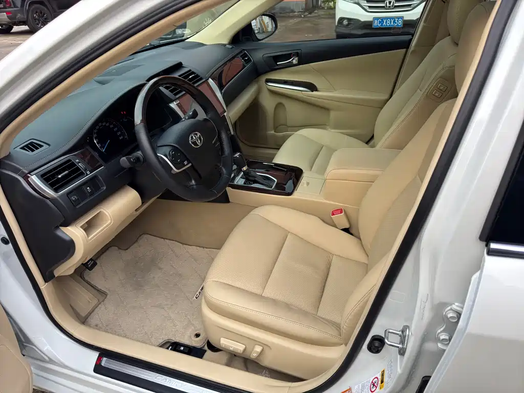Toyota Camry 2017 — фото 18