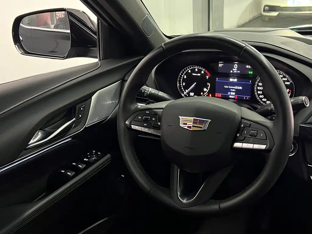 Cadillac CT4 2023 — фото 12