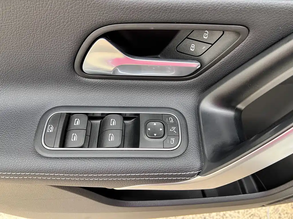 Mercedes-Benz A-Class 2019 — фото 13
