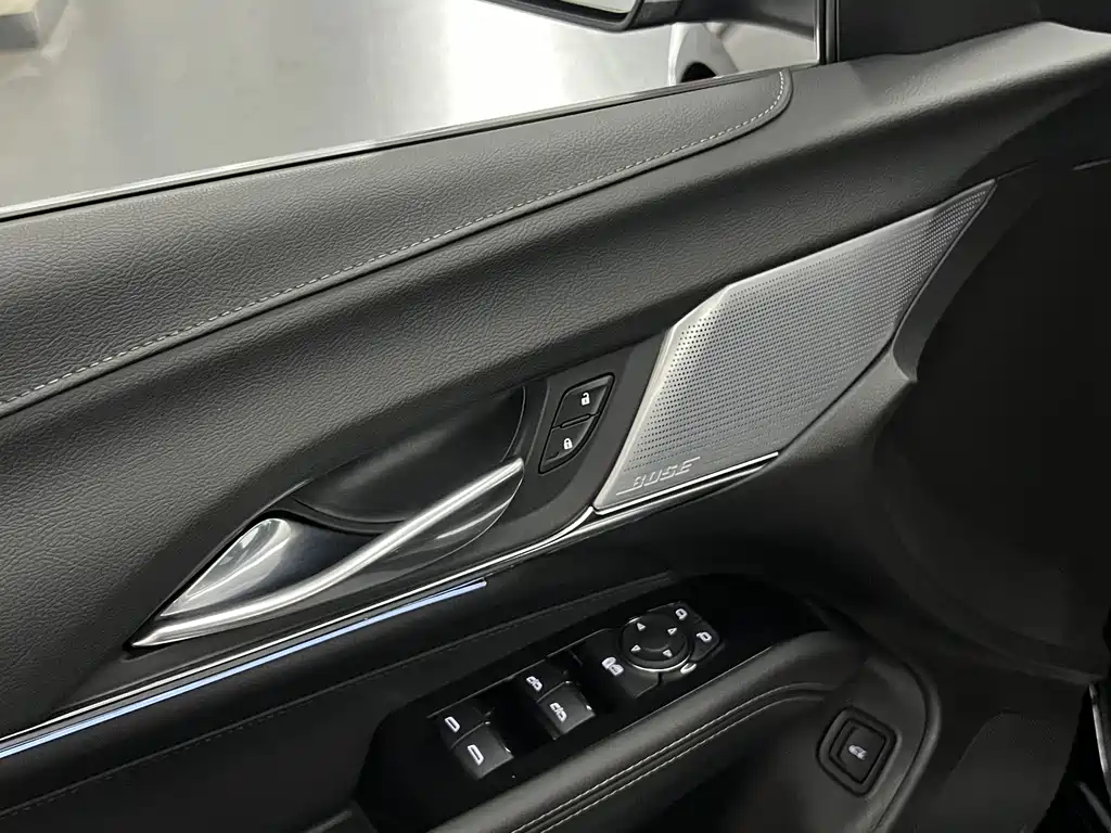 Cadillac CT4 2023 — фото 10
