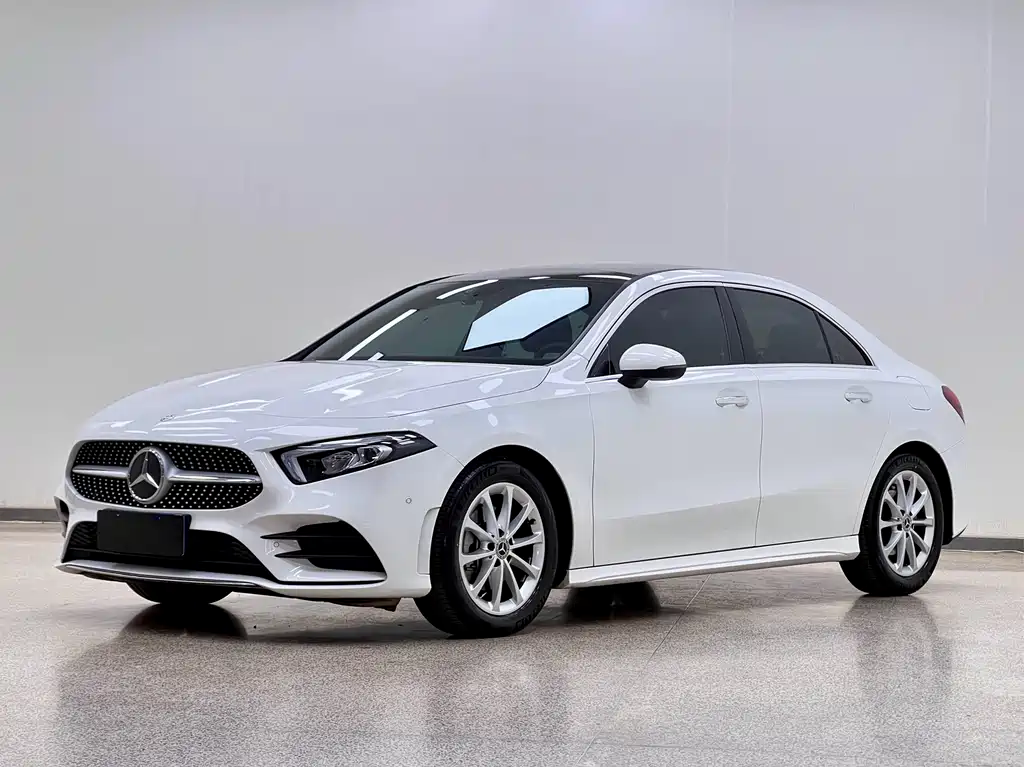 Mercedes-Benz A-Class 2019 — фото 1