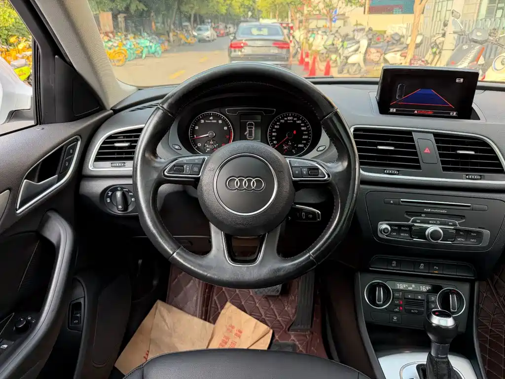Audi Q3 2017 — фото 14