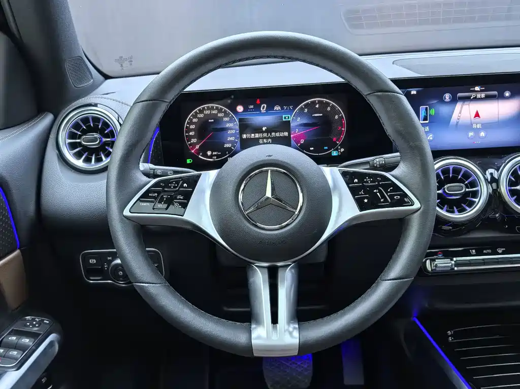 Mercedes-Benz GLB 2025 — фото 34